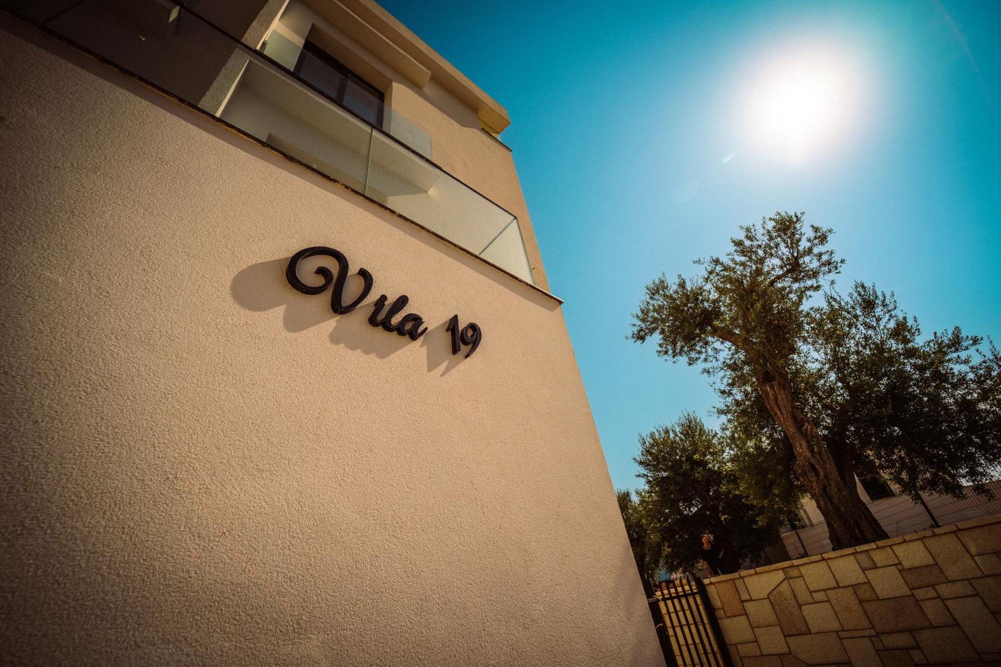 Hotel Vila 19 Dhërmi Eksteriør bilde